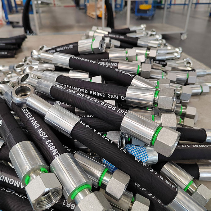 Determining the service life and replacement cycle of steel wire rubber hoses