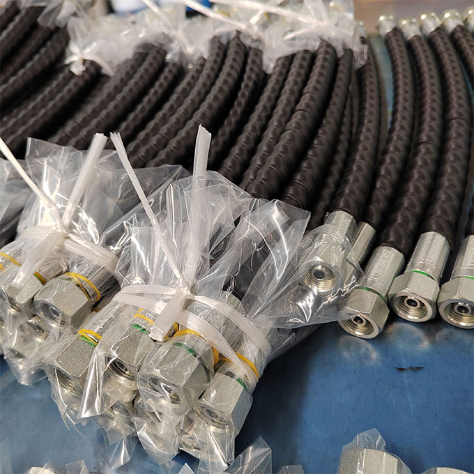 Fitting and crimping process – the “last mile” of high-pressure rubber hose assembly.